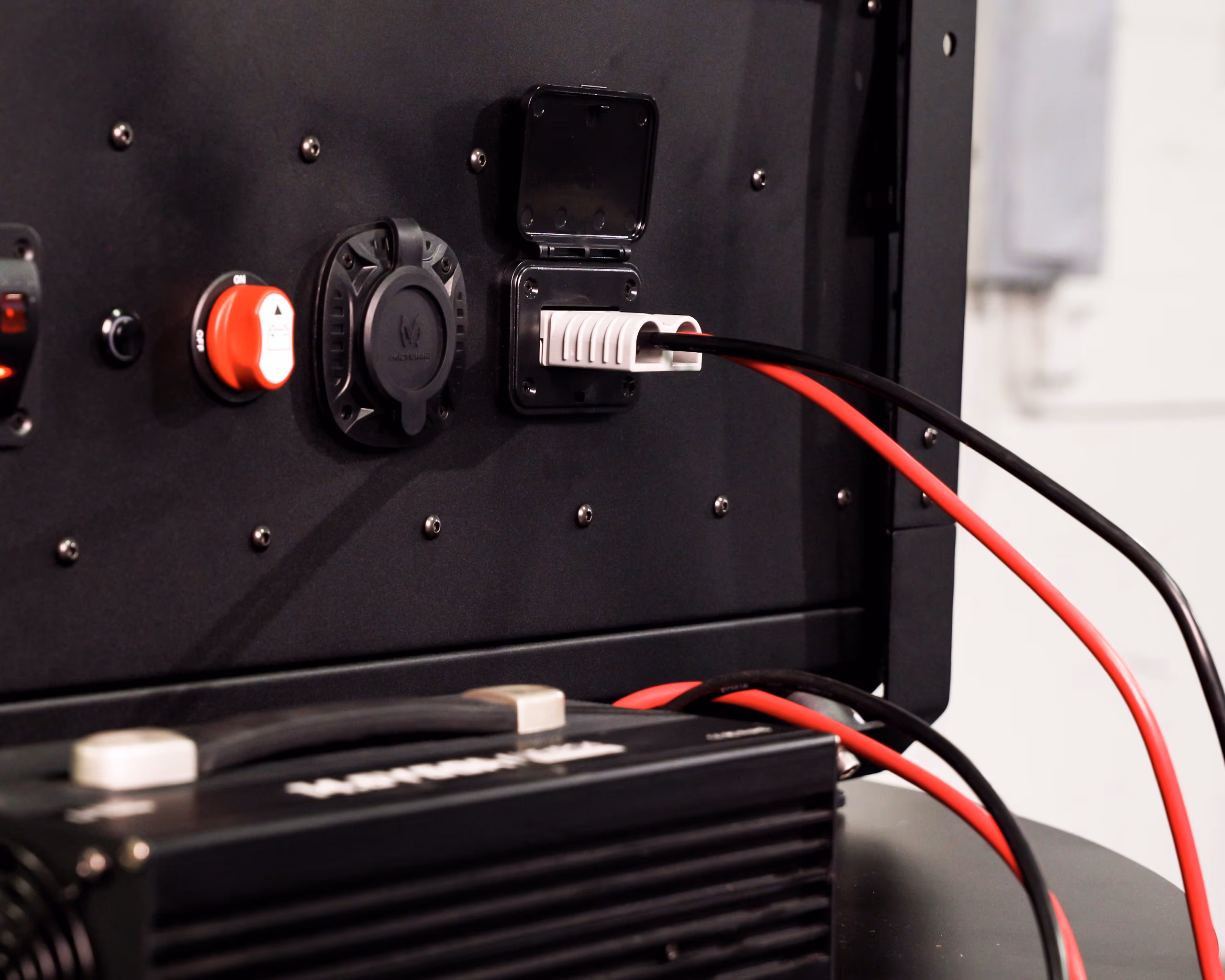 Designed and built in the United States, with every connection point engineered for reliable off-grid performance. Built to last, built to perform, built in America.