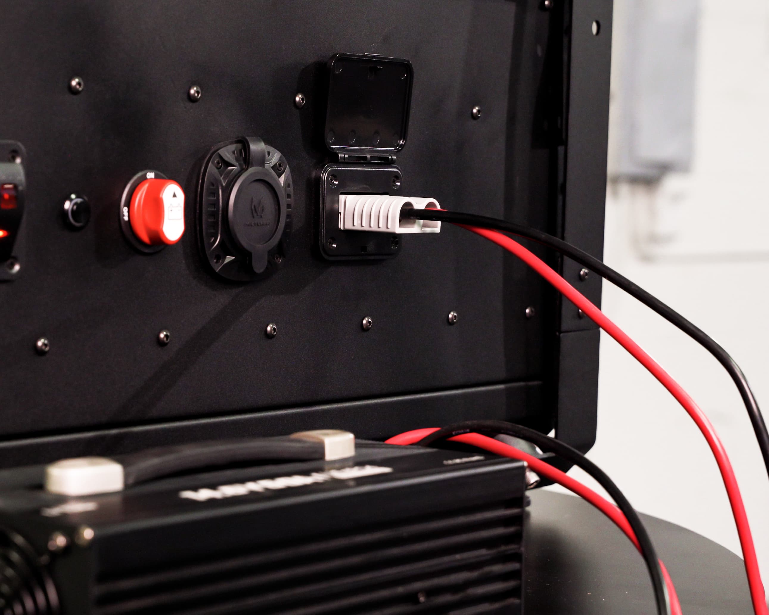 Designed and built in the United States, with every connection point engineered for reliable off-grid performance. Built to last, built to perform, built in America.